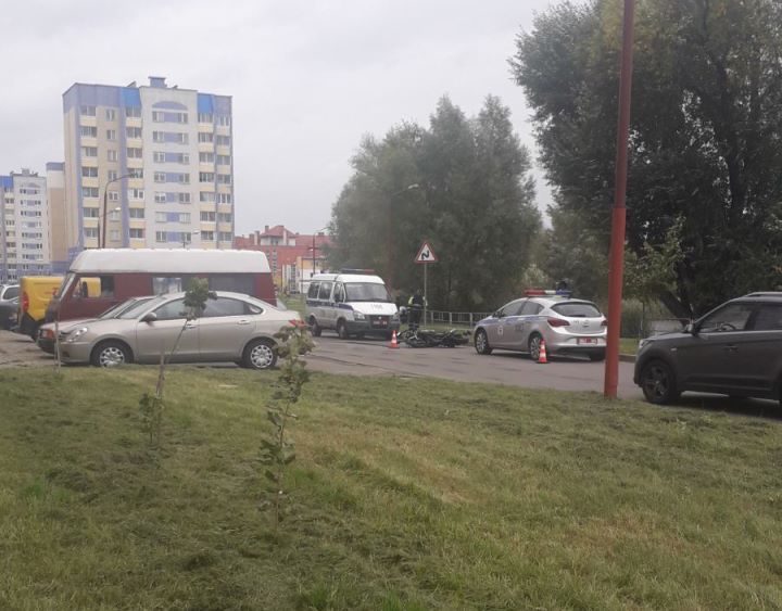В Бресте на ул. Ясеневой произошло ДТП с участием мотоциклиста