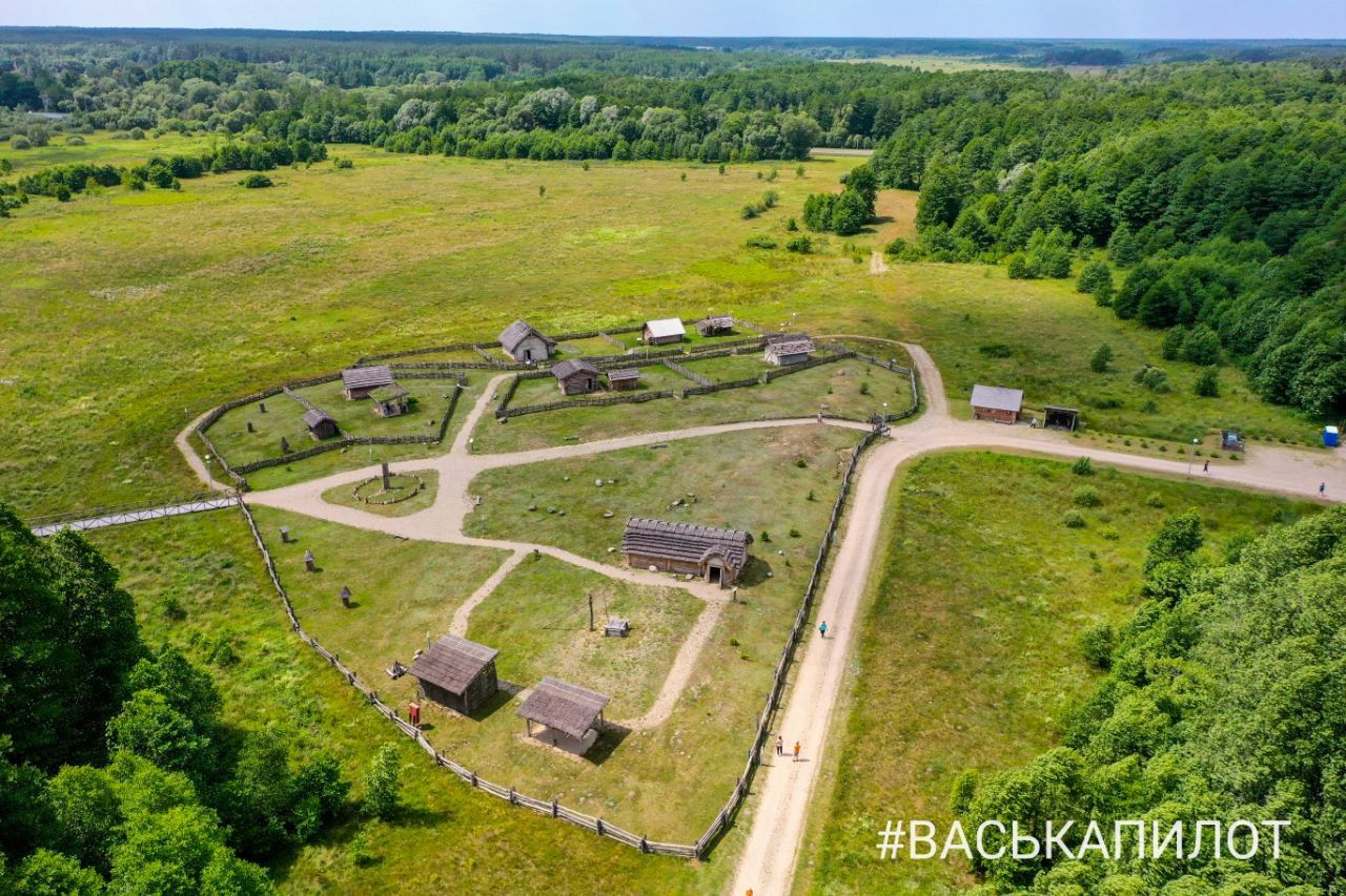 Археологический музей в Беловежской пуще. Посмотрите видео и фото с высоты