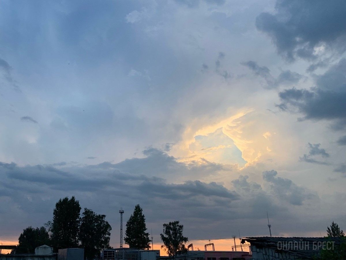 Читательница: Вход в небо. Фото сделаны пару дней назад в Бресте