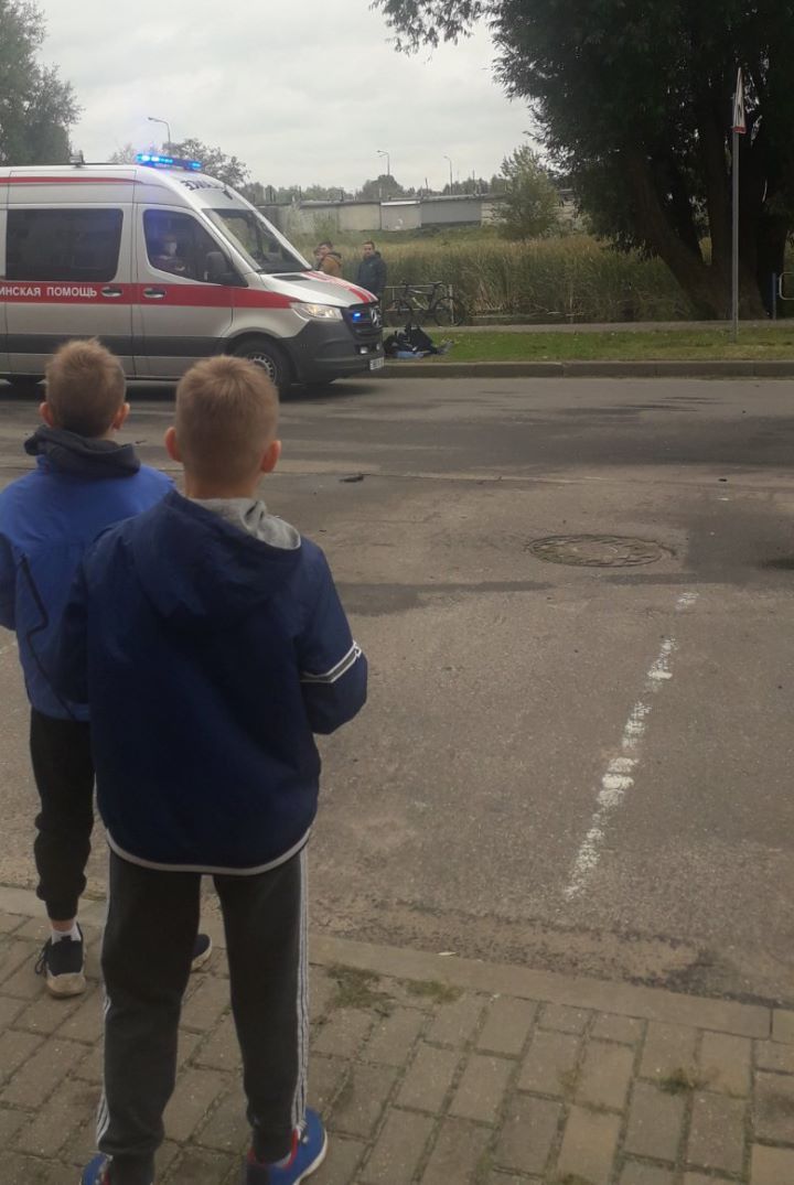 В Бресте на ул. Ясеневой произошло ДТП с участием мотоциклиста