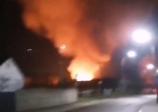 Читательница: Прямо сейчас! Сильный пожар в Бресте по ул. Шевченко