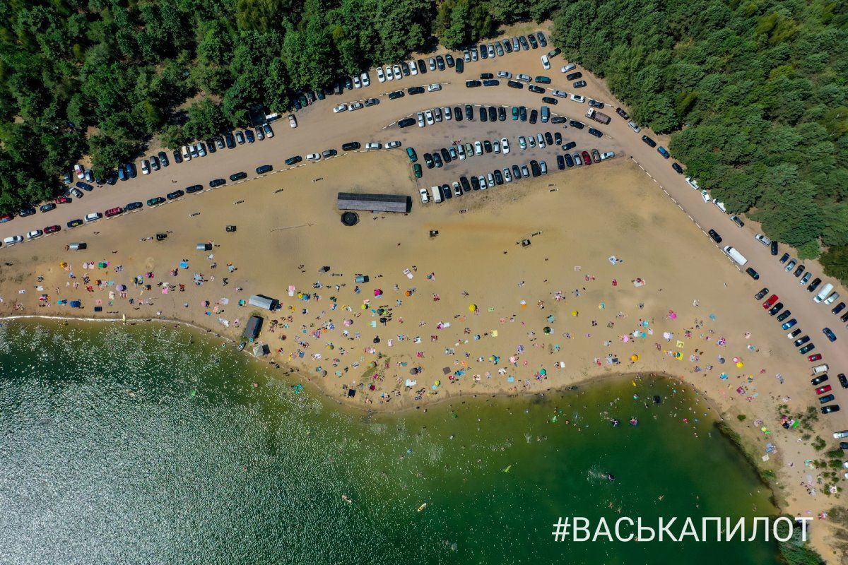 Брестчане отдыхают на Красном Дворе