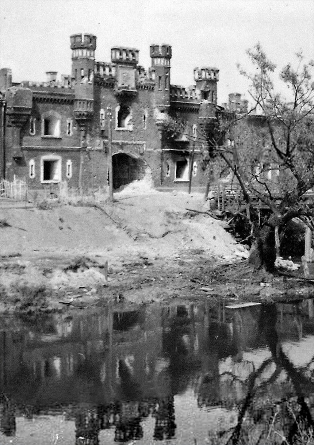 Как было раньше: Брестская крепость, вид на Холмские ворота