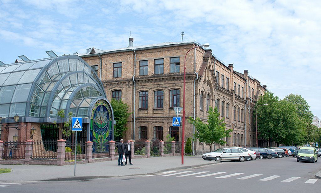 Как было раньше. Вид на второй корпус Брестского государственного университета имени А.С.Пушкина