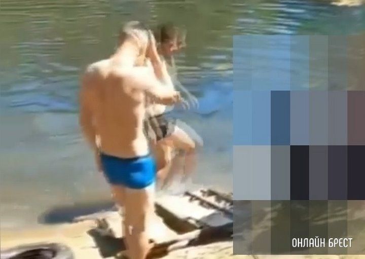 Читатель: В Бресте из воды достали женщину