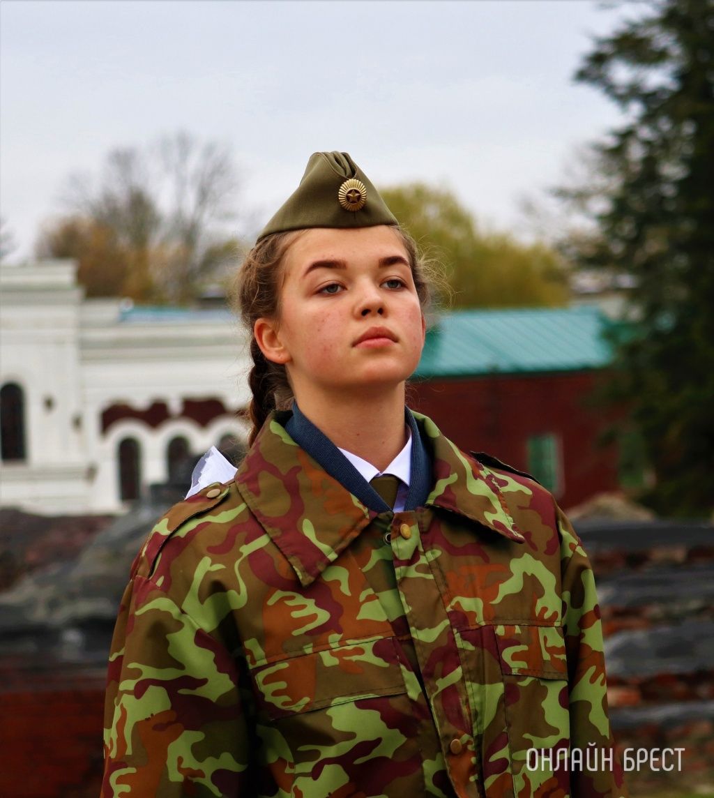 Читатель: Брестские школьники продолжают нести почётную Вахту в Брестской крепости