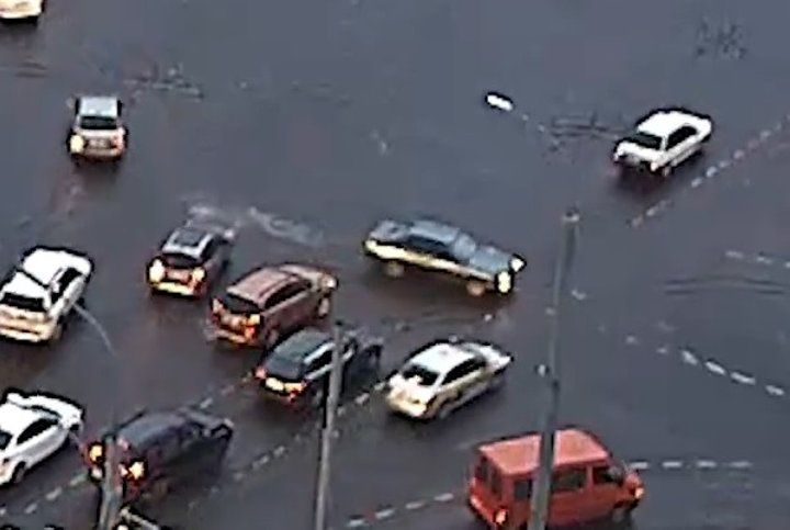 Камера видеонаблюдения засняла два ДТП на Московской в Бресте