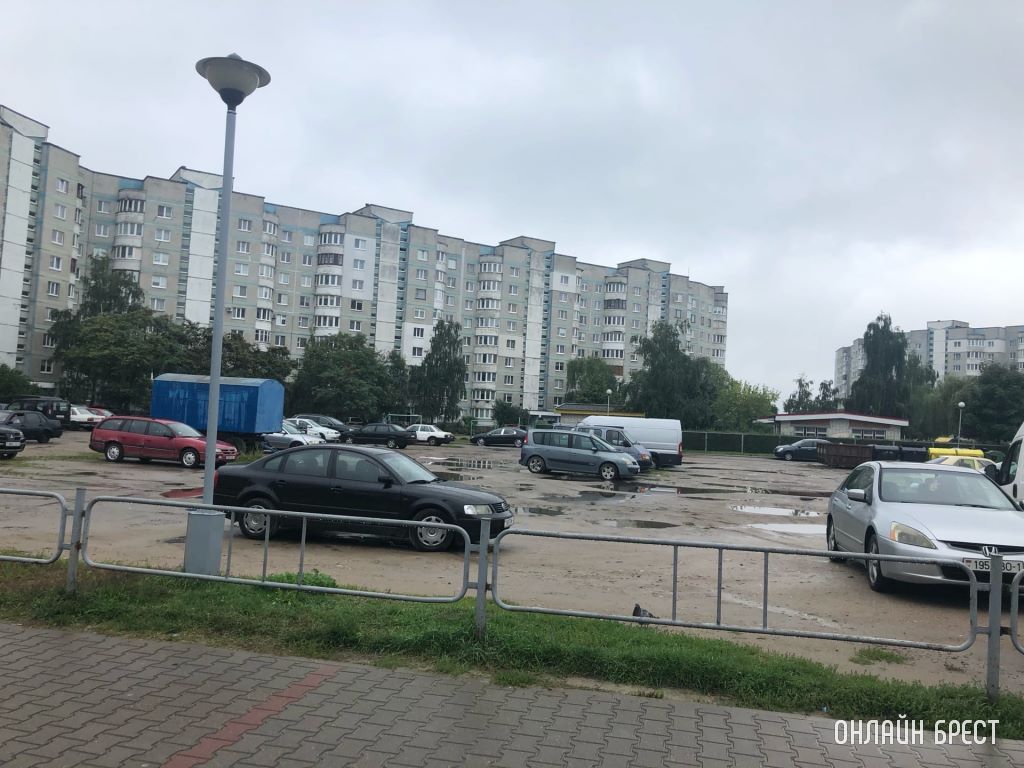 Стоянка на Луцкой в Бресте