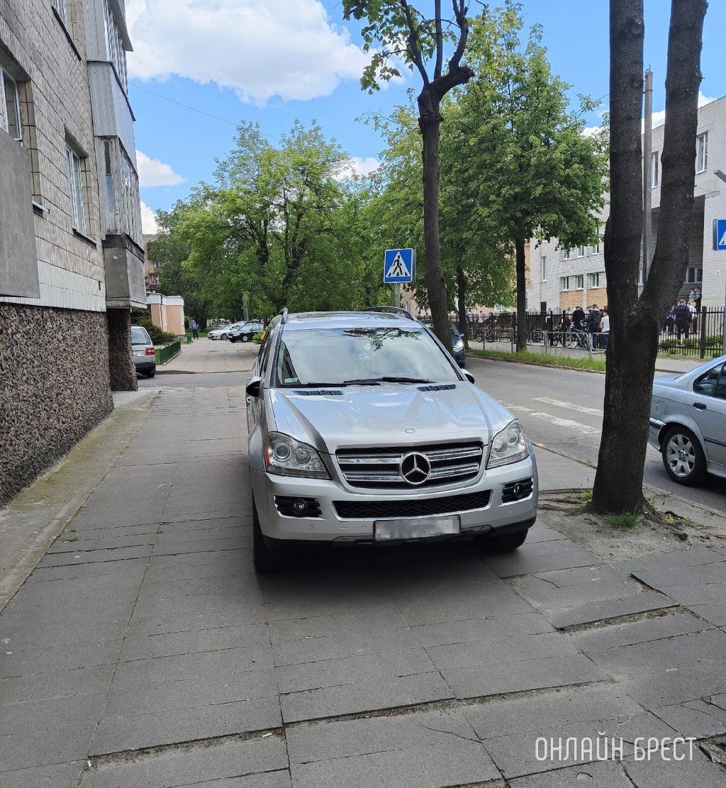 Читатель: На улицах Бреста. А так можно было?