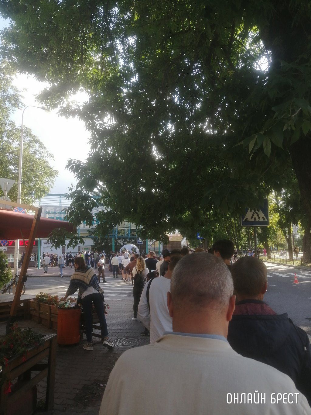 Читатель: Футбольный матч «Динамо» с «Торпедо-БелАЗ» пришли посмотреть более 3 тысяч зрителей