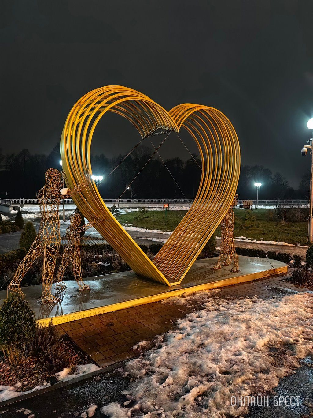 Читатель: На Набережной уже несколько дней не работает подсветка у одной из самых лучших фотозон Бреста