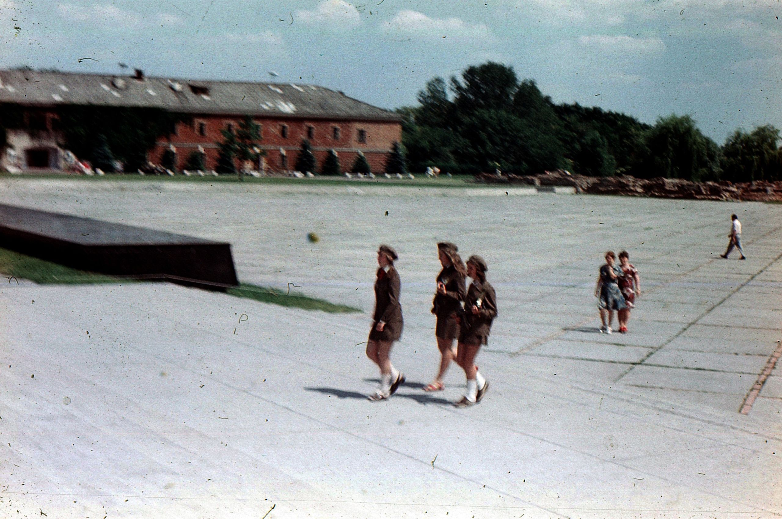 Смена караула у вечного огня в мемориальном комплексе «Брестская крепость-герой», 1976 г