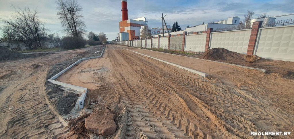 Фотопрогулка по строительной площадке нового участка набережной в Бресте