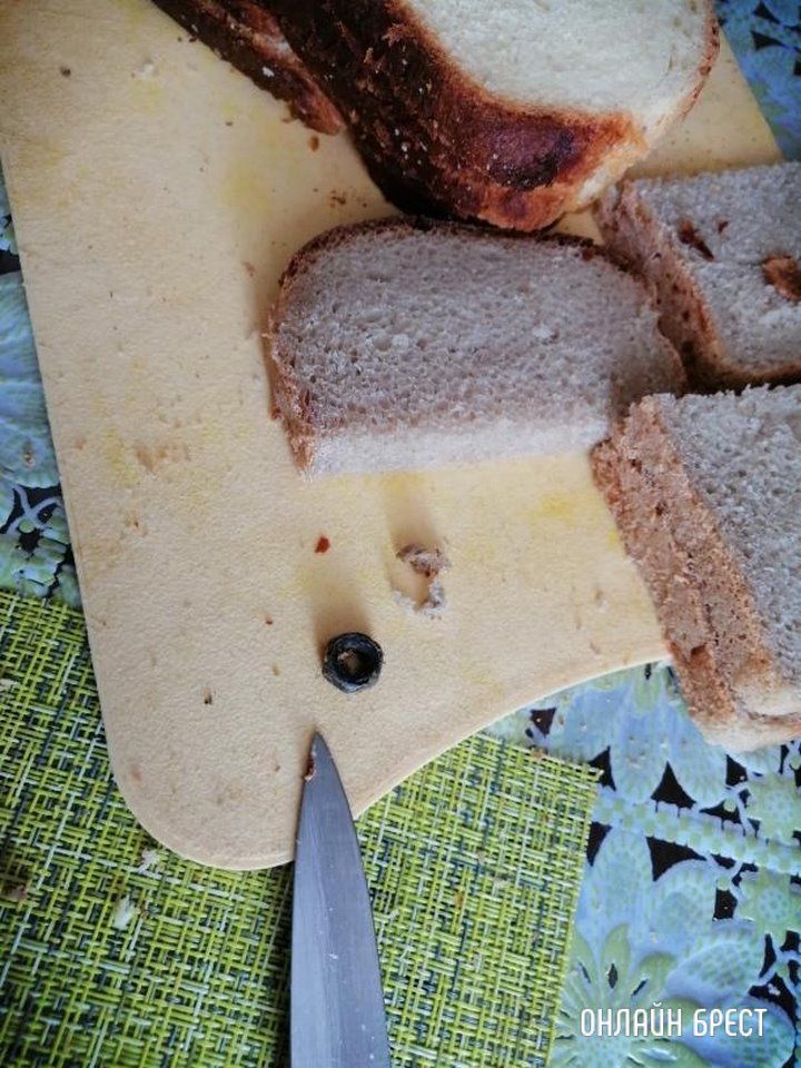 Читатель: Нашли гайку в хлебе :)