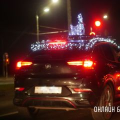 Читатель: Такой новогодний автомобиль встретил в Бресте
