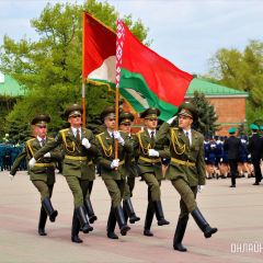 Читатель: Городской смотр строя и песни в Брестской крепости