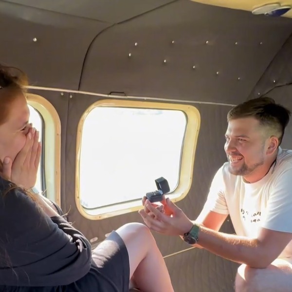 «Выходи за меня, Аничка!» Посмотрите, как парень из Бреста сделал своей девушке предложение