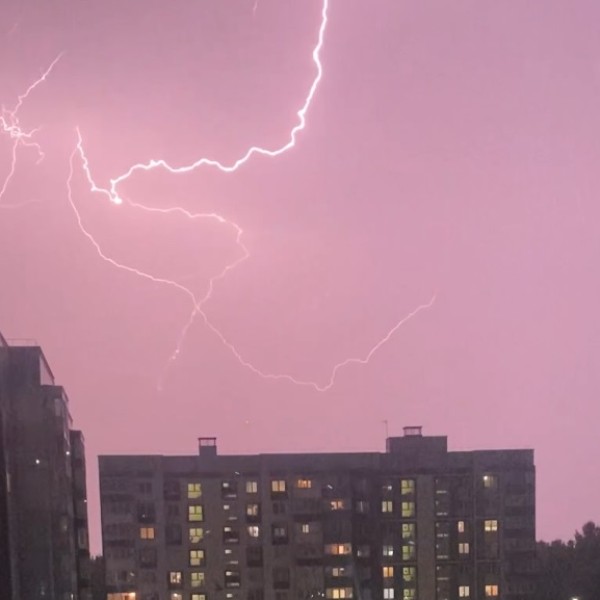 Читатель: Вот такую красоту удалось заснять сегодня в Бресте