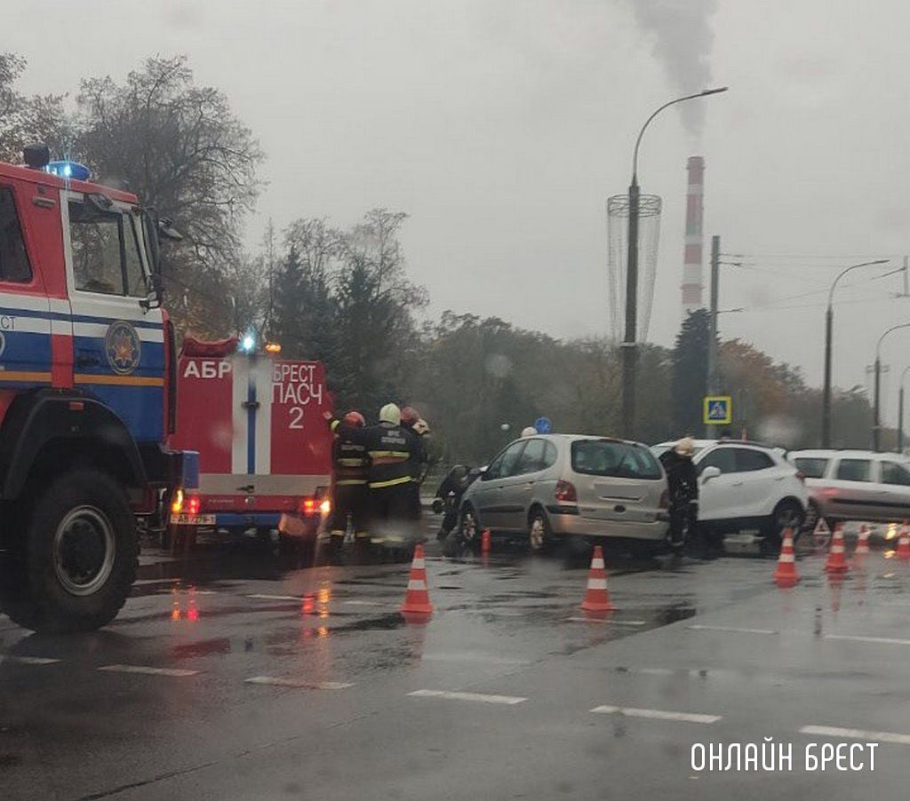 Очевидец: В Бресте на просп. Машерова произошло ДТП