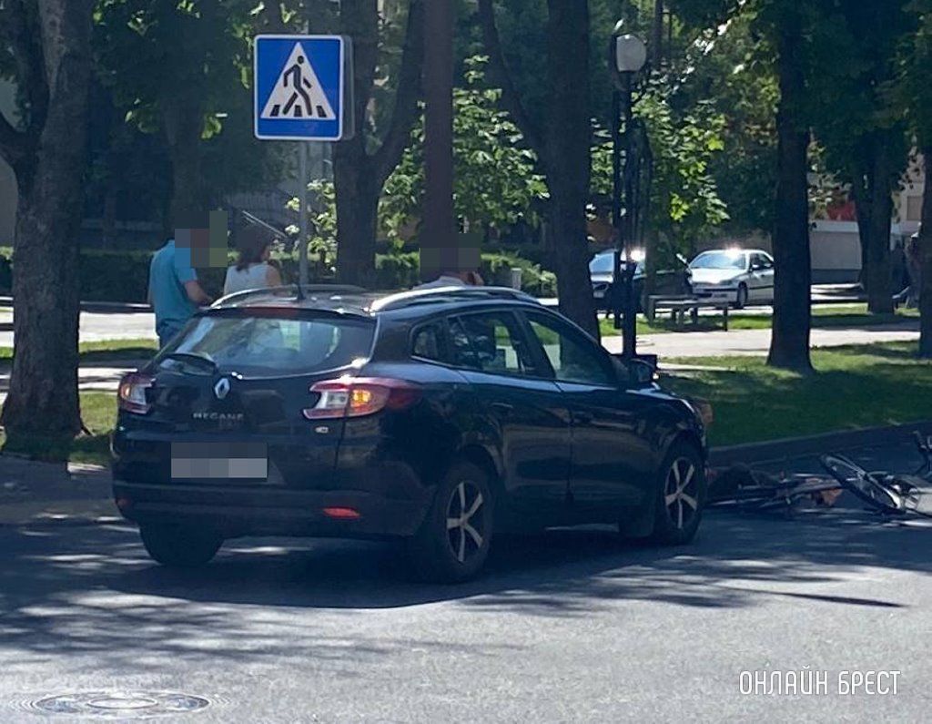 Читатель: Сегодня в Бресте на Гоголя произошло ДТП с участием велосипедистки