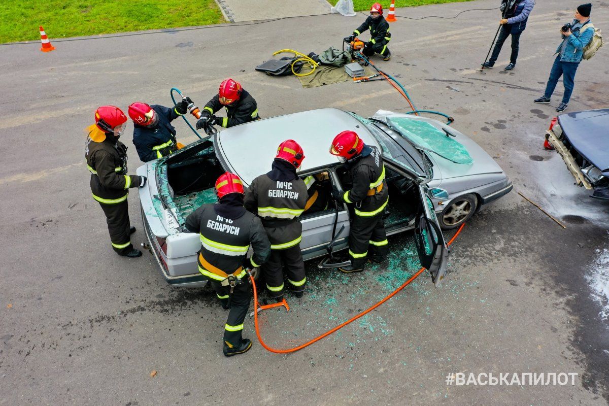В Бресте спасатели устроили показательные выступления. Посмотрите видео