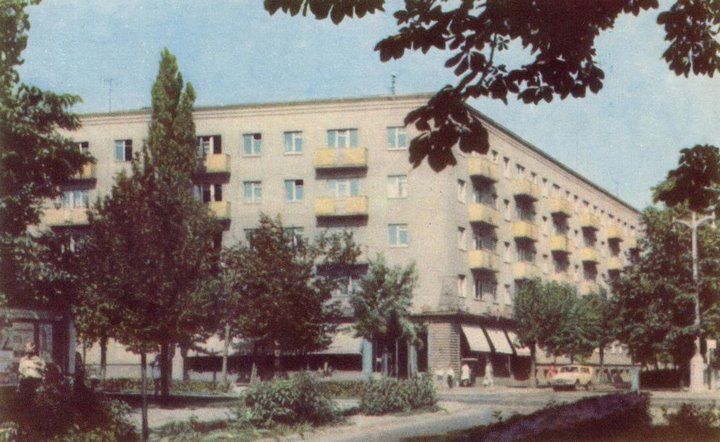 Угол улиц Гоголя и Ленина. Старое фото