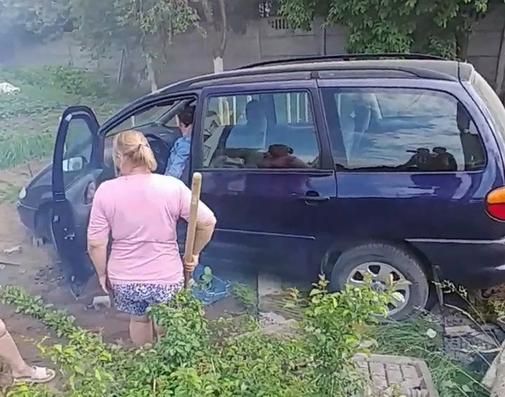 В Бресте женщина совершила ДТП и протаранила забор