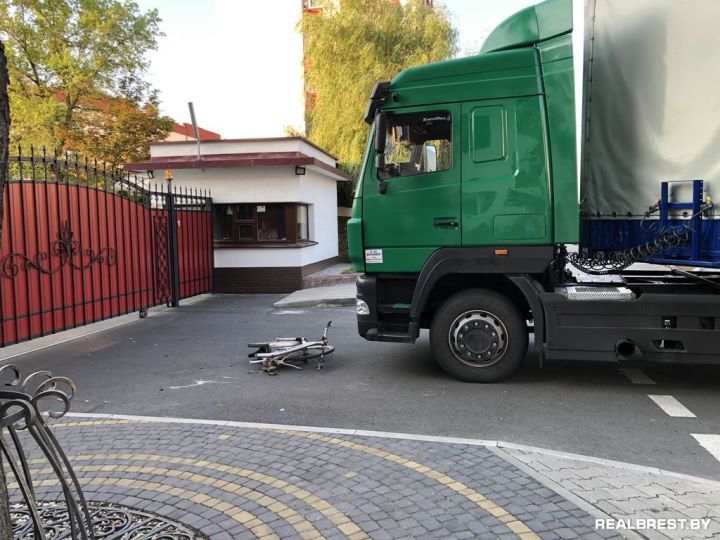 ДТП в Бресте: фура и велосипед