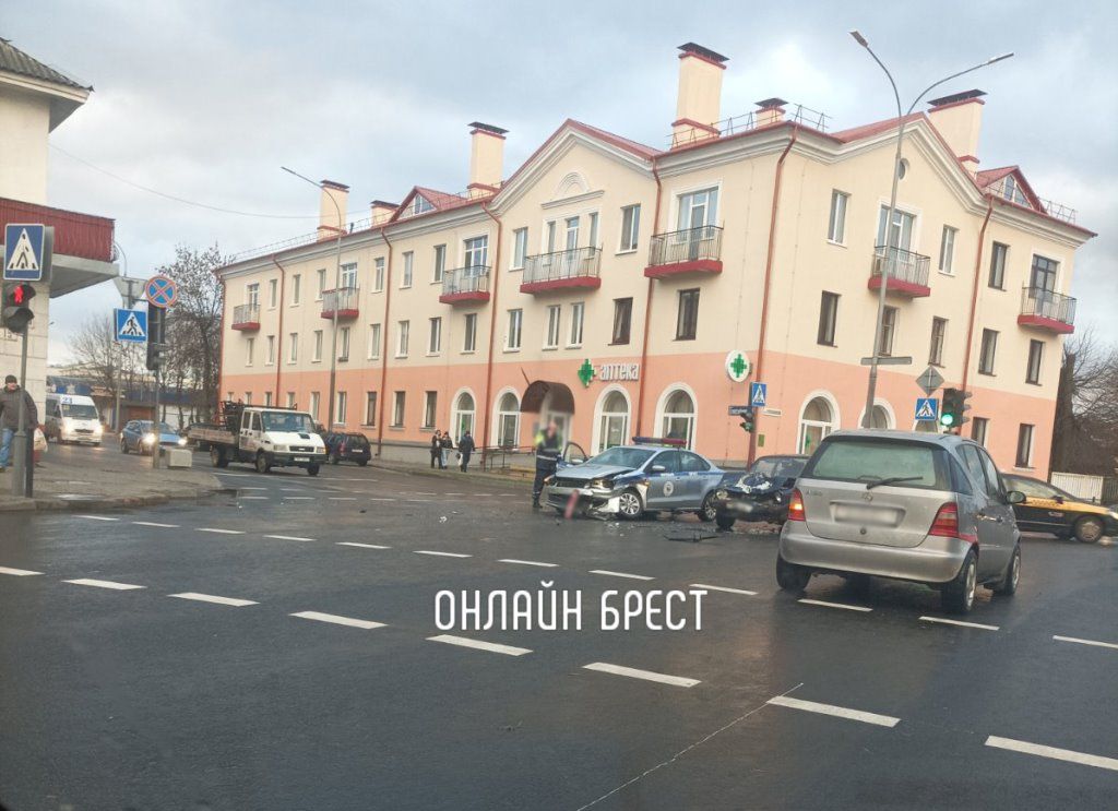 Очевидец: В Бресте на Республиканской произошло ДТП