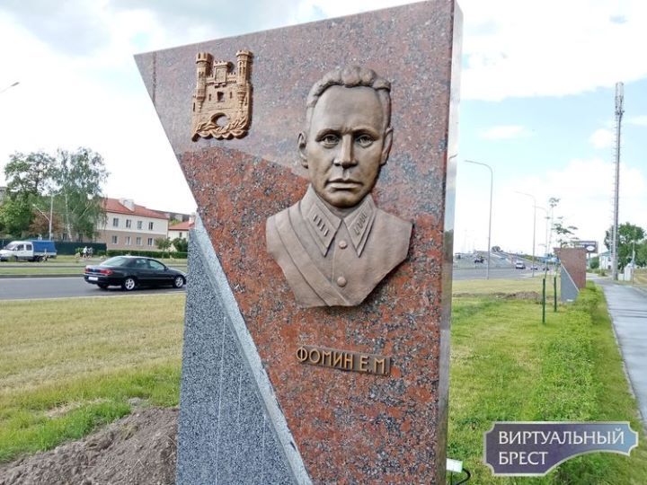 Показываем, как сейчас выглядит аллея «Их именами названы улицы Бреста»