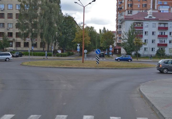 Читатель: Речь пойдёт о проезде перекрестка с круговым движением на пересечении улиц Кирова и Гоголя в Бресте