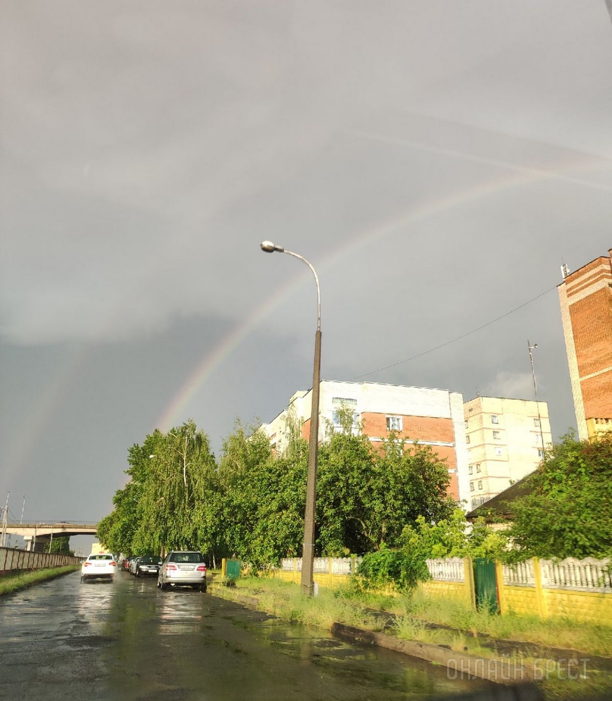 Читатель: Сегодня в Бресте была двойная радуга. Было красиво!
