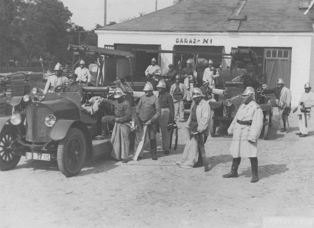 Читатель: Вот так когда-то выглядели брестские спасатели-пожарные