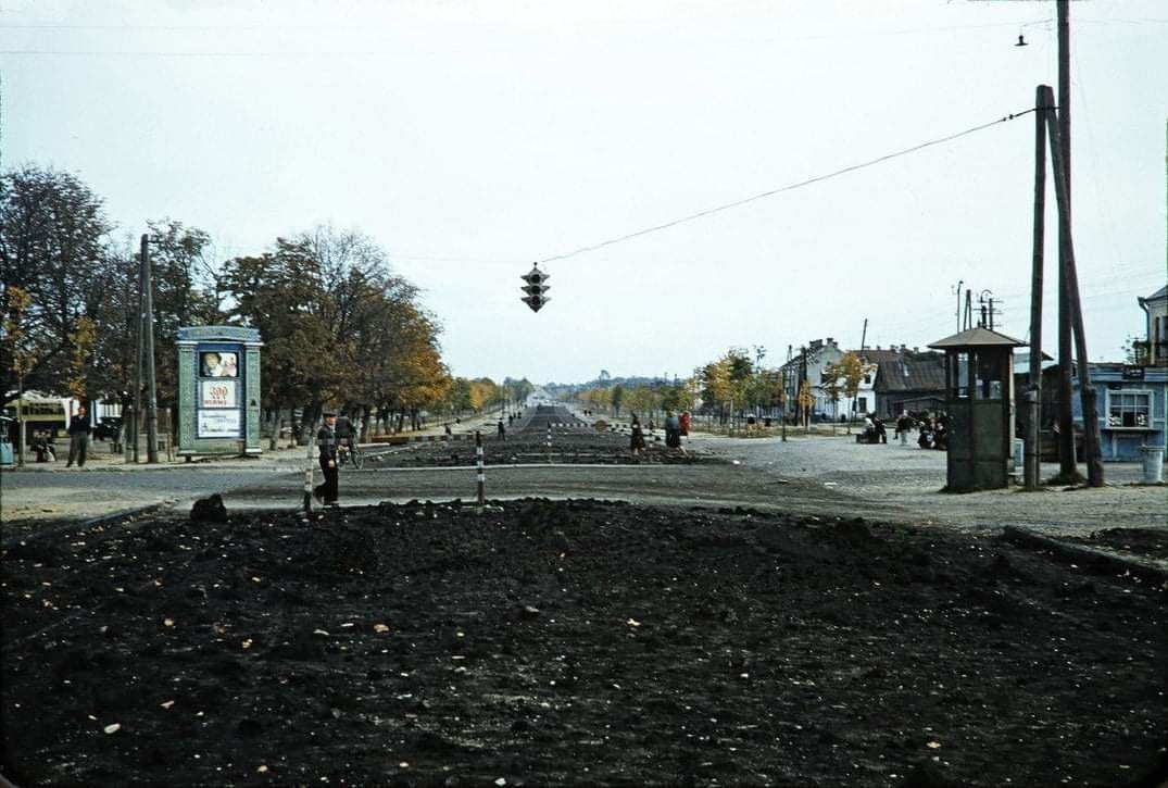 Улица Московская (сегодня проспект им. Машерова) в Бресте, 1950-е. За «горизонтом» Кобринский путепровод