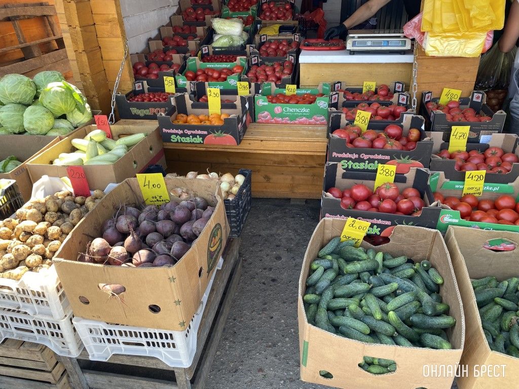Что почем на рынке за ЦУМом в Бресте. Фоторепортаж
