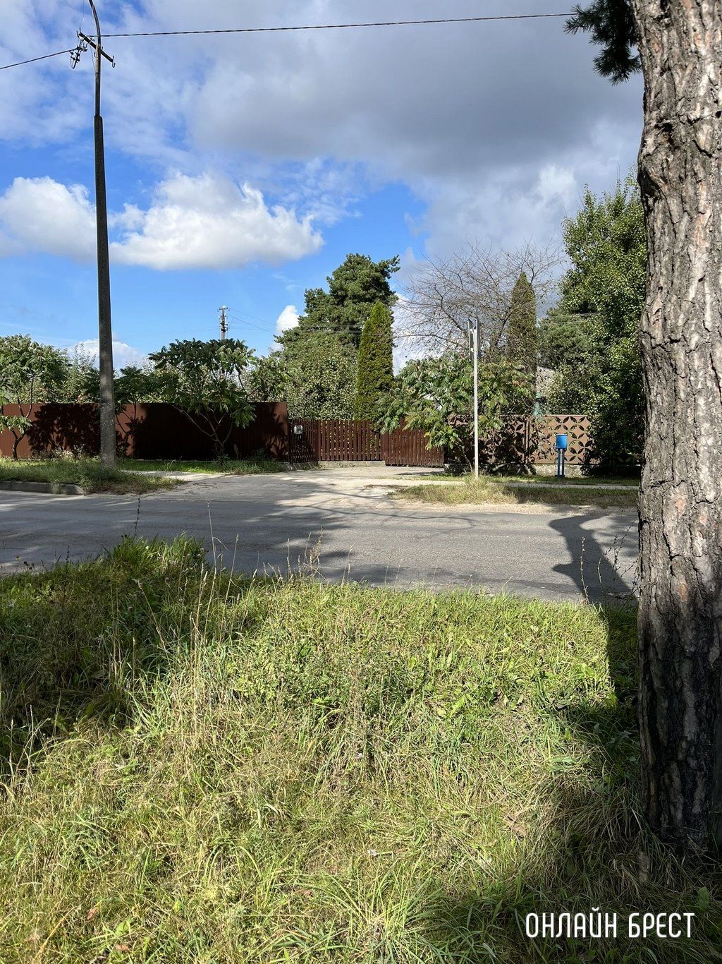 Читатель: Хотелось бы обратить внимание служб на данный участок. Брест, ул. Городская, остановка д.Плоска