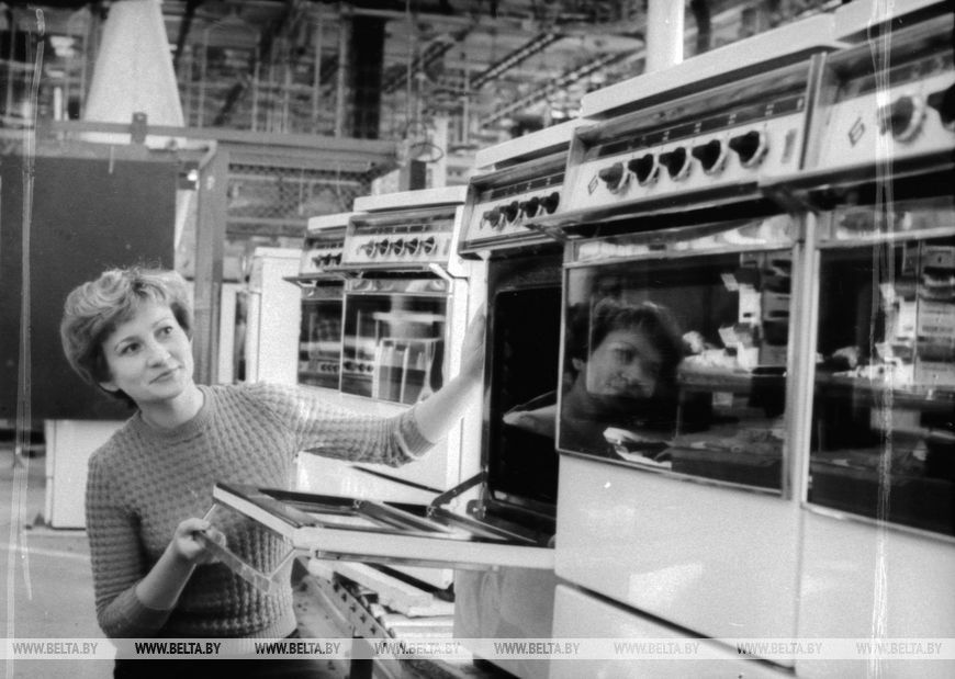 Брестский завод «Газоаппарат» начал выпуск газовых плит новой конструкции, ноябрь 1978 года