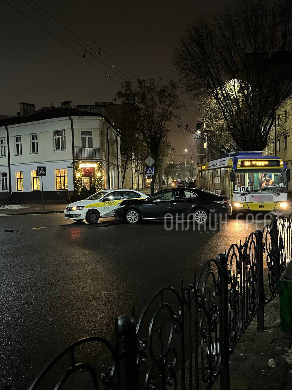 Читатель: Вчера в Бресте на перекрёстке Гоголя и Комсомольской произошло ДТП