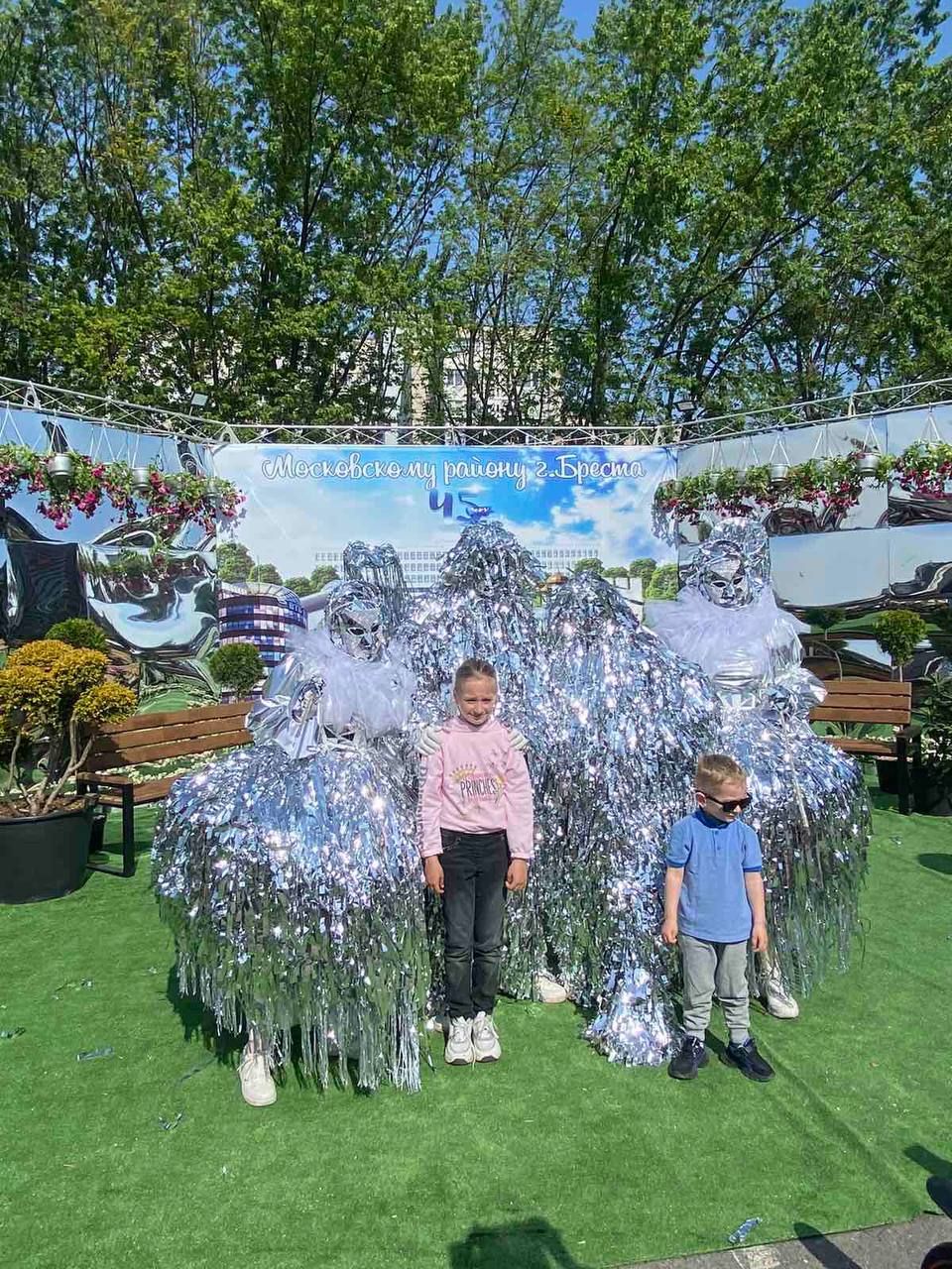 Небольшой фоторепортаж. Сегодня у торгового центра «Экватор» в Бресте
