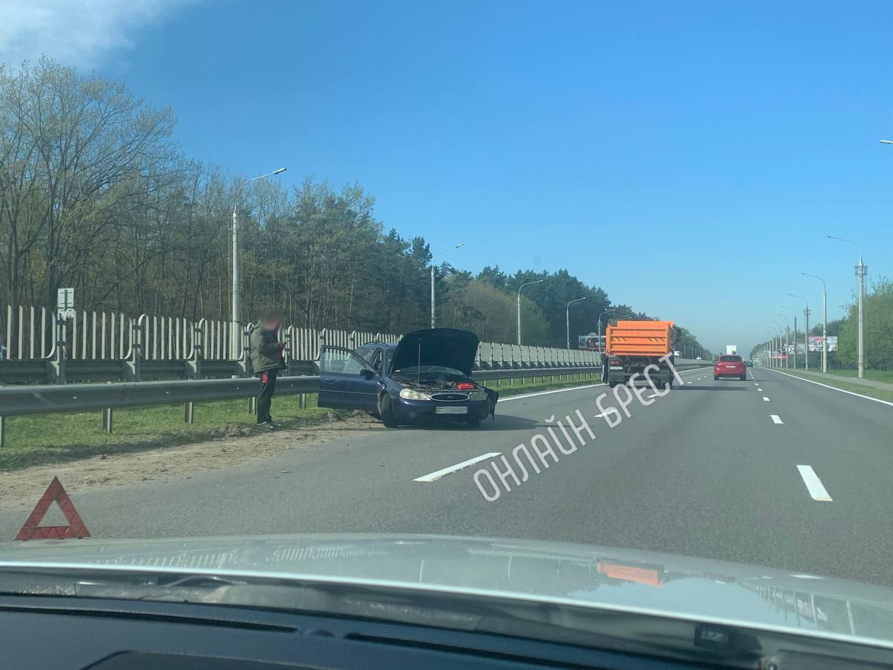 Читатель: ДТП на въезде в Брест. Форд и грузовик. Подробностей нет