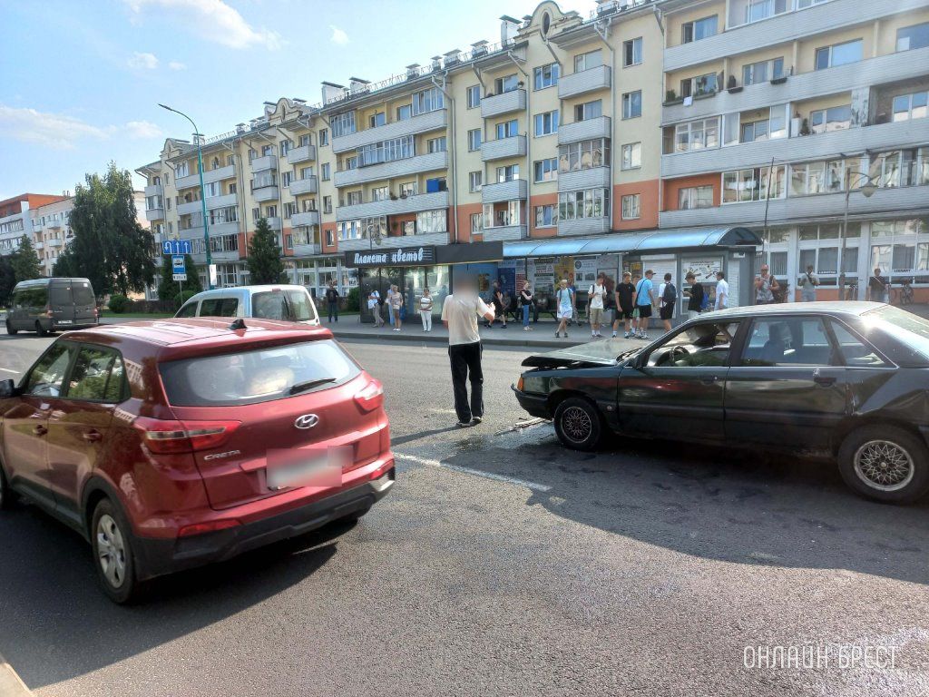 Читатель: Вчерашнее ДТП на бульваре Шевченко в Бресте