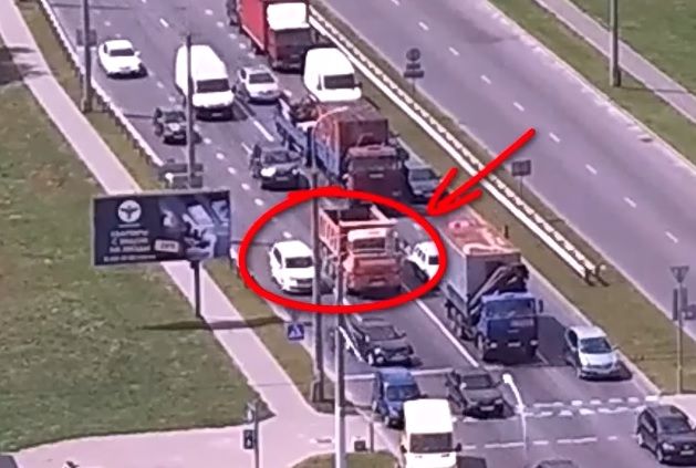 Кто виноват? ДТП в Бресте попало на видео