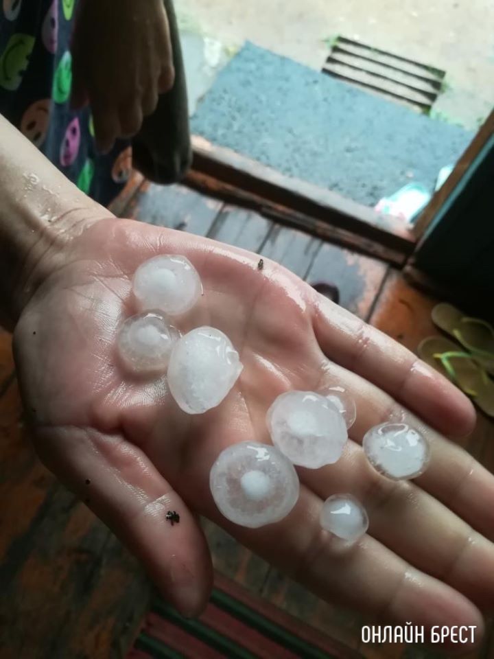 В Березовском районе тоже выпал огромный град