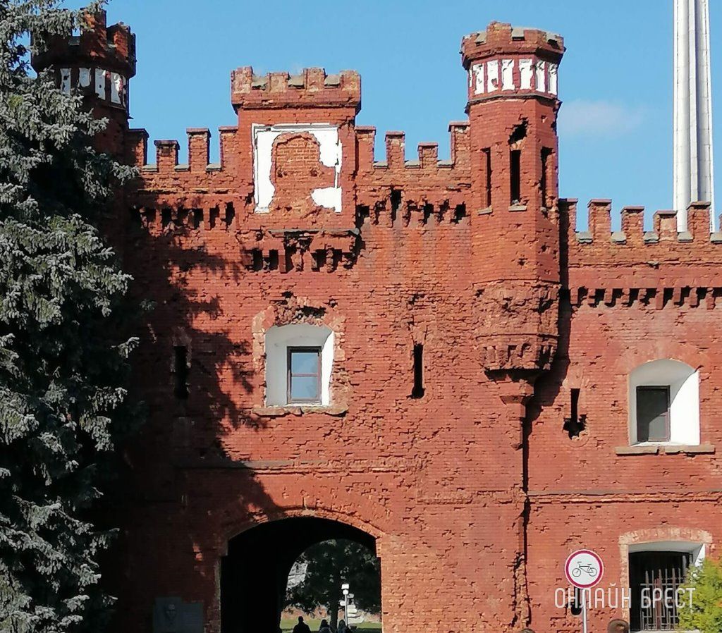 Читатель: Прогулка по Брестской крепости