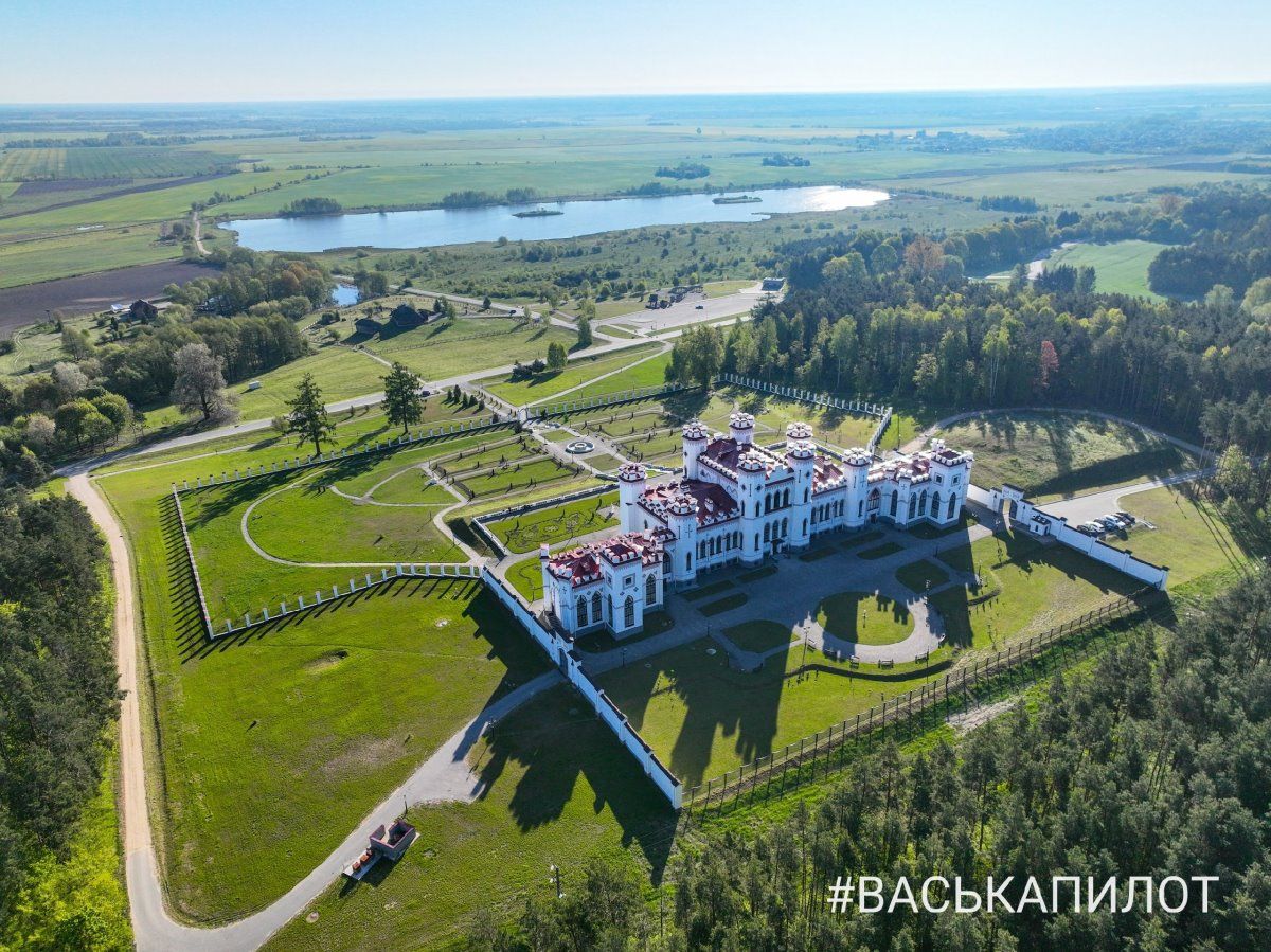 Дворец Пусловских после реконструкции и Дом-музей Тадеуша Костюшко