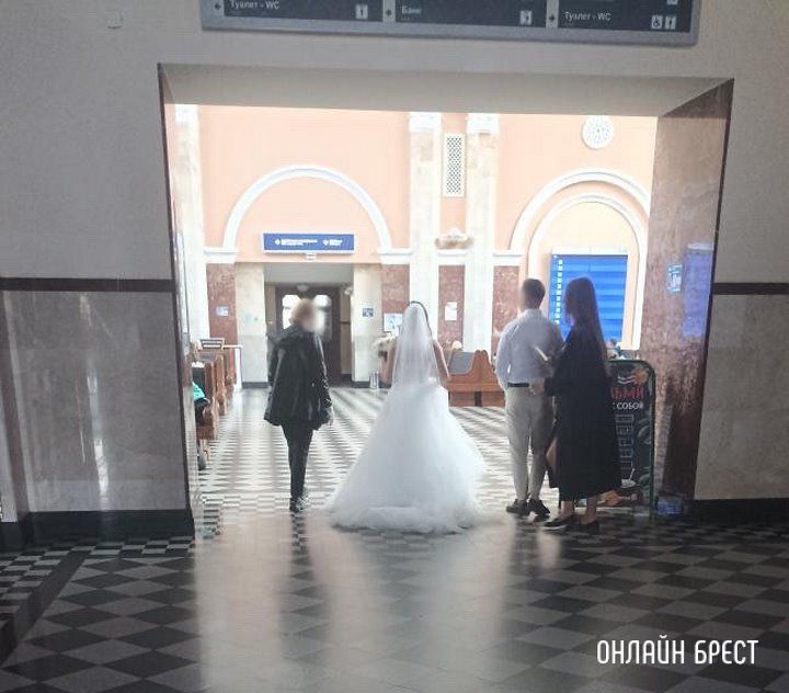 Читатель: На вокзале в Бресте :)