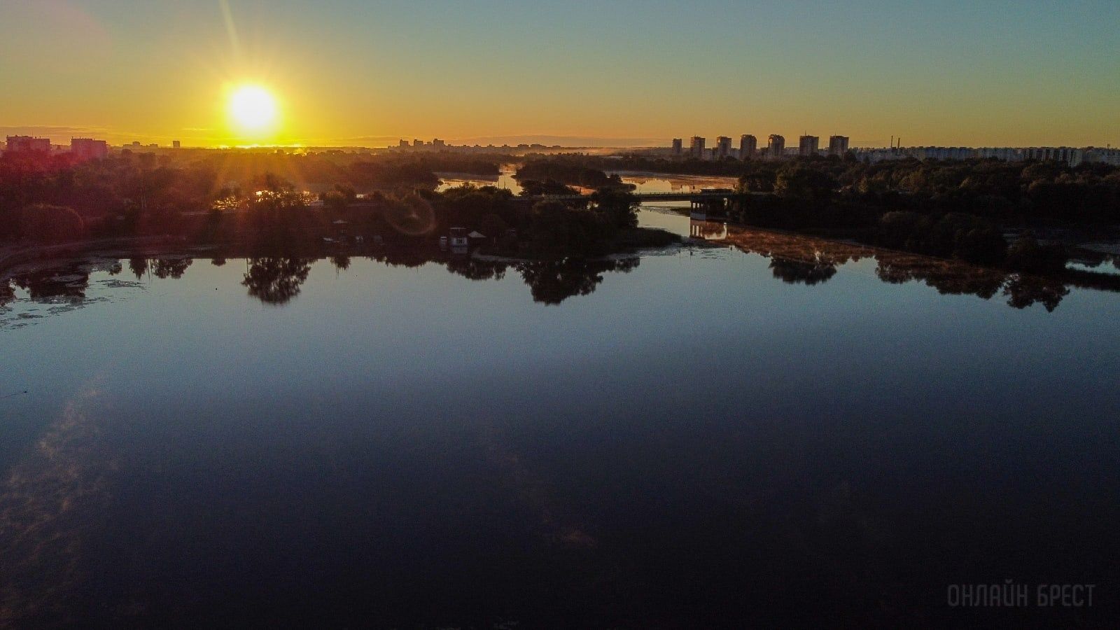 Читатель: Посмотрите, какой красивый рассвет был сегодня в Бресте