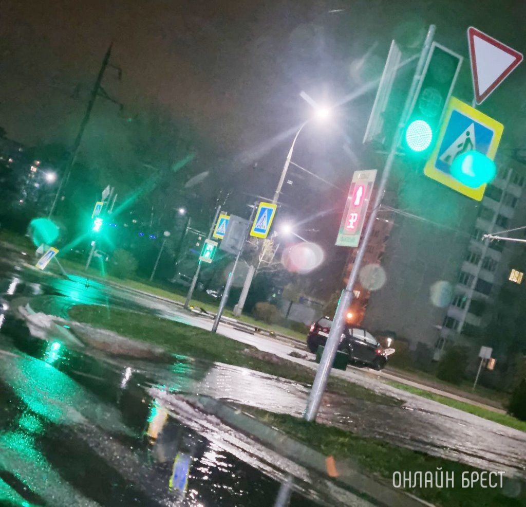 Очевидец: В Бресте на Гаврилова произошло ДТП. Подробности неизвестны. Фото с места происшествия