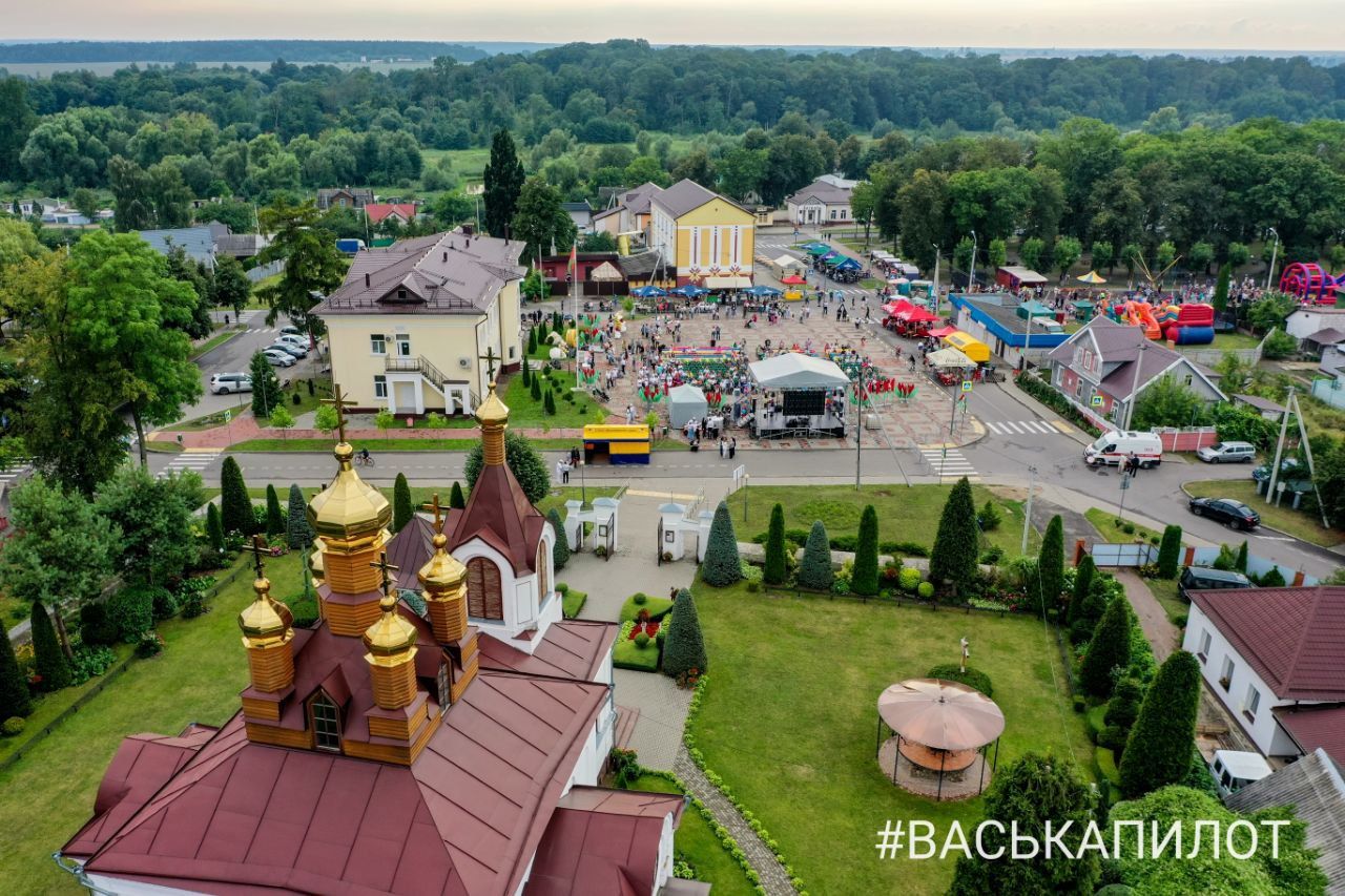 Каменецкий район. Высокое отмечает День города. Фото и видео с высоты
