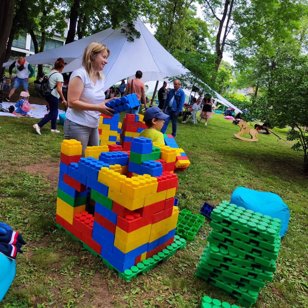 Сегодня в Бресте проходит семейный пикник «Лучи добра»